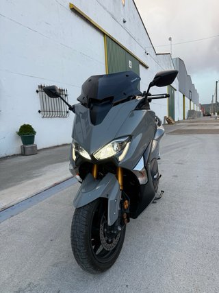 Yamaha TMAX 560 Max Scooter Gris
