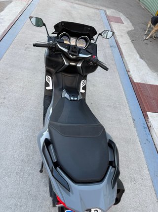 Yamaha TMAX 560 Max Scooter Gris