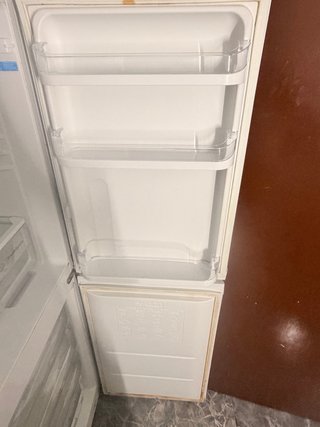 Nevera Indesit blanca