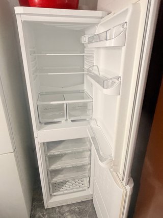 Nevera Indesit blanca