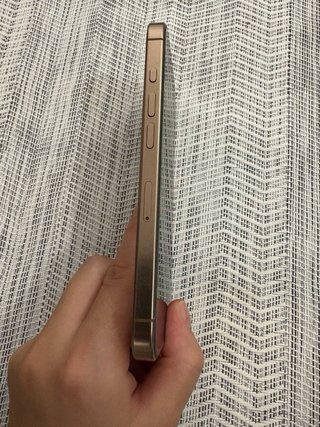 iPhone 16 Pro Dorado