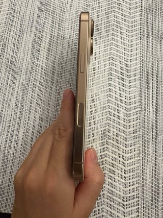 iPhone 16 Pro Dorado