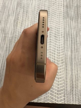 iPhone 16 Pro Dorado