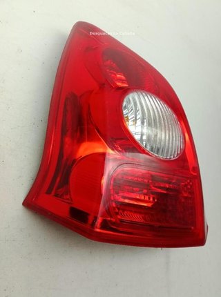 Nissan 22913548 piloto trasero izquierdo pixo ua0