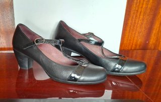 Zapatos Wonders piel T-Strap Charol Talla 37