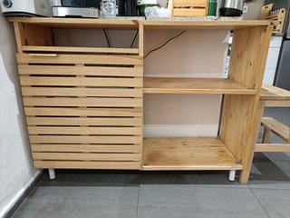 Aparador de madera hecho a mano