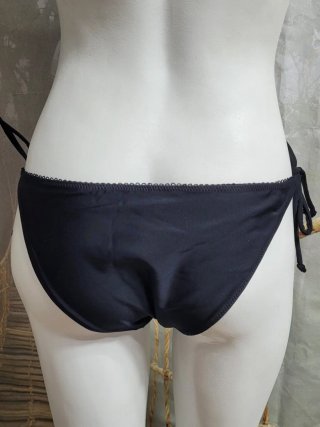 Braguita bikini negra Inside