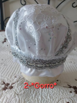 Gorros religioso blancos,Rojo con adornos plateado