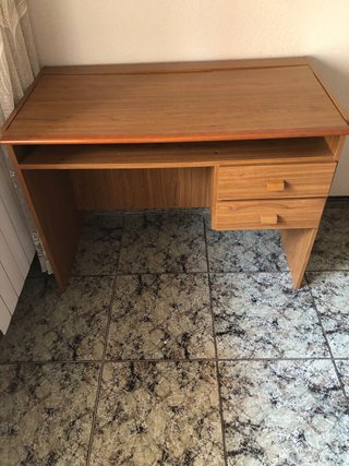 Mesa de estudio juvenil de madera