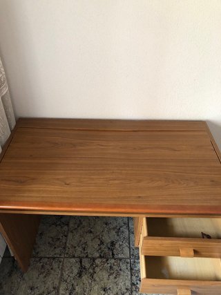 Mesa de estudio juvenil de madera