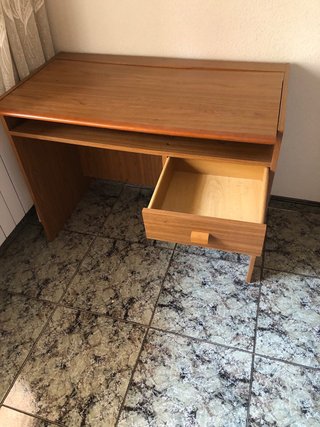 Mesa de estudio juvenil de madera