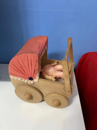 Carrozzina bambola vintage legno e stoffa