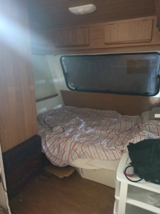 Urge venta de caravana en Camping Gironella