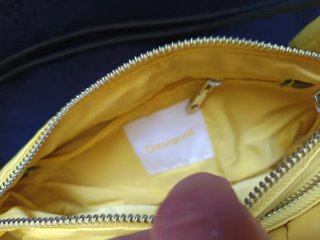 Bolso Desigual amarillo multibolsillos