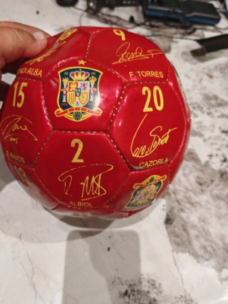 Balón de fútbol conmemorativo firmado