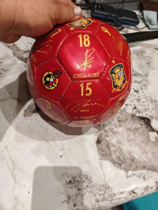 Balón de fútbol conmemorativo firmado