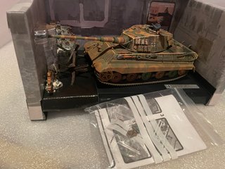1:32 FORCES OF VALOR KING TIGER 1944