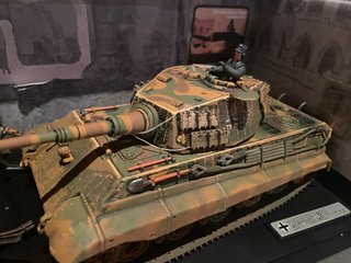 1:32 FORCES OF VALOR KING TIGER 1944