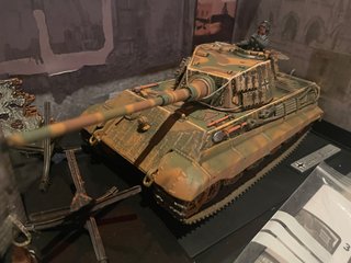 1:32 FORCES OF VALOR KING TIGER 1944