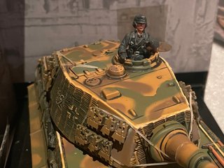 1:32 FORCES OF VALOR KING TIGER 1944