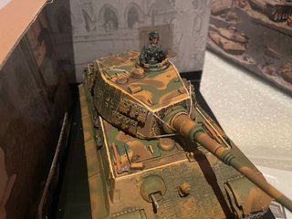 1:32 FORCES OF VALOR KING TIGER 1944
