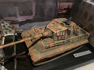 1:32 FORCES OF VALOR KING TIGER 1944