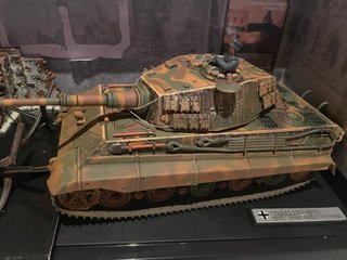 1:32 FORCES OF VALOR KING TIGER 1944
