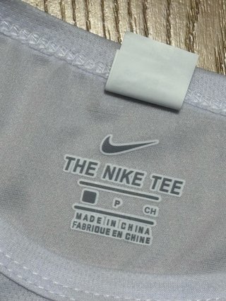 Camiseta Nike Deportiva Reflectante Blanca
