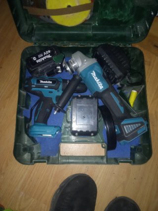 Taladro y radial Makita a batería