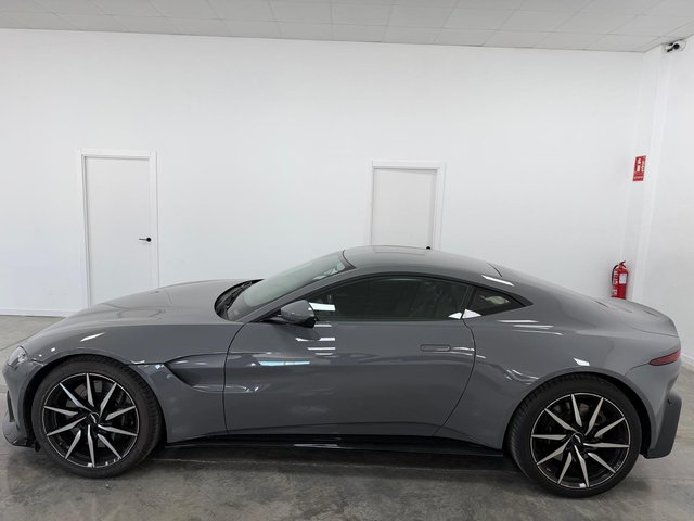 Aston Martin Vantage 4.0 V8