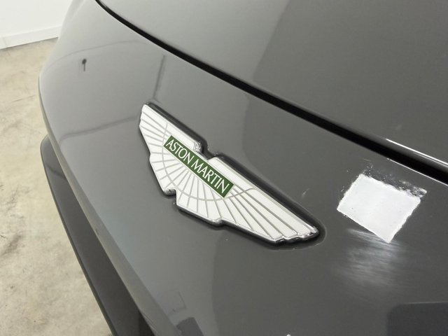 Aston Martin Vantage 4.0 V8