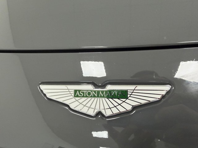 Aston Martin Vantage 4.0 V8