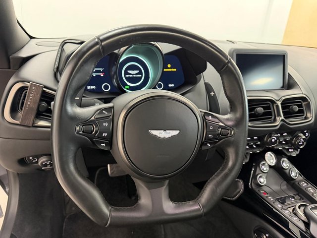 Aston Martin Vantage 4.0 V8