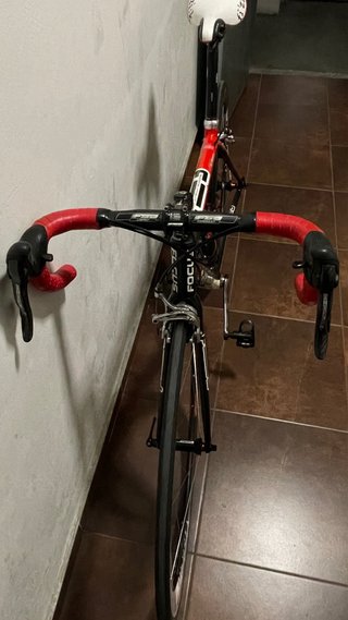 Bicicleta Focus Cayo Carbon