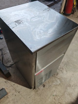 Máquina de hielo Gastro M