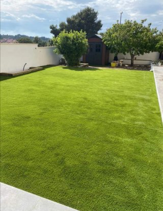Césped artificial y servicio de jardinería
