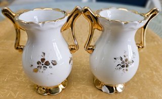 2 Jarroncitos Porcelana Oro Diseño Clásico