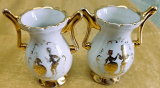 2 Jarroncitos Porcelana Oro Diseño Clásico