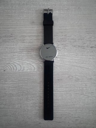 Reloj Nike LED Plata y Negro