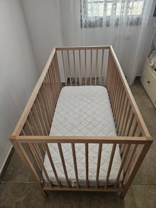 Cuna de madera