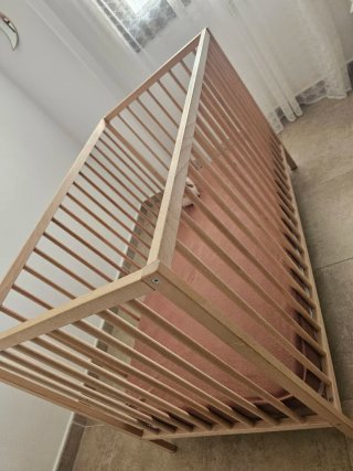 Cuna de madera