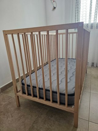 Cuna de madera