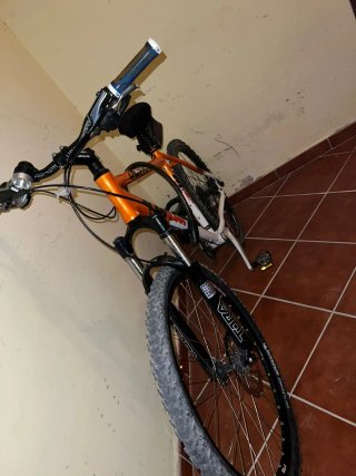 Bicicleta KTM Montaña Naranja/Blanca