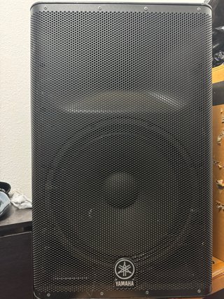 Altavoz Yamaha DXR15 Powered Speaker