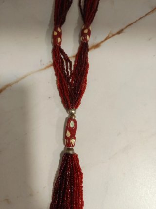 Collar artesanal largo rojo y marrón