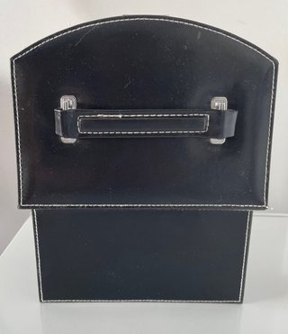 Joyero negro y beige con espejo