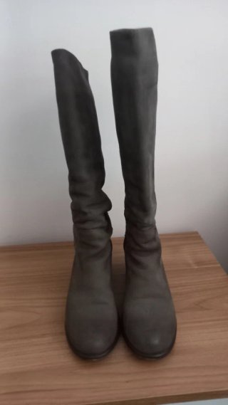 Stivali slouchy in pelle nabuk taupe