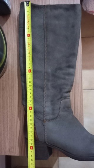 Stivali slouchy in pelle nabuk taupe