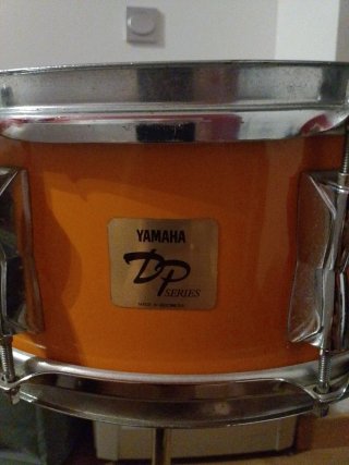 Caja Yamaha DP Series + Soporte