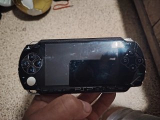 PSP Negra + 40 Juegos, 3 Memorias y Cargador